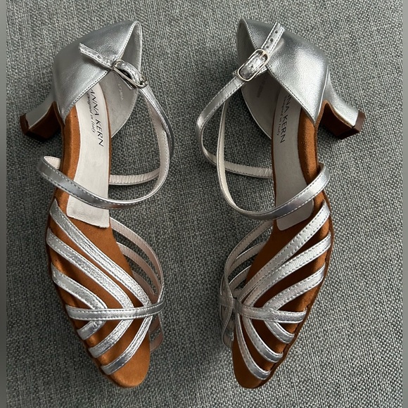 Anna Kern ballroom dance shoes silver size 6.5 - Picture 1 of 15